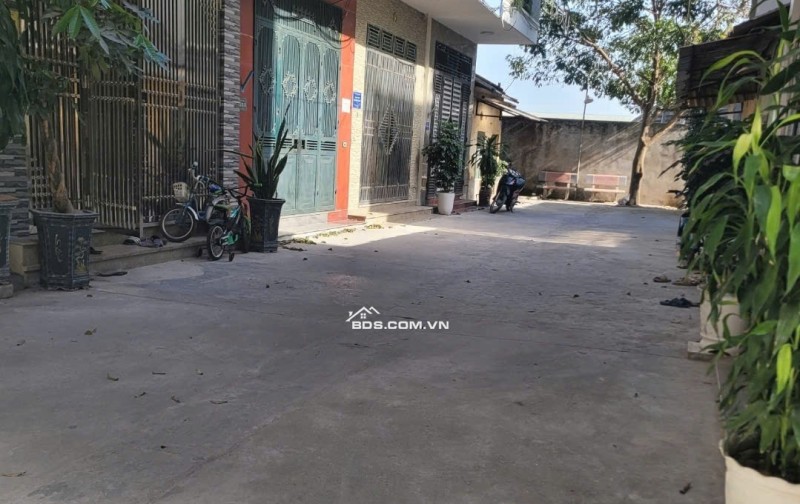 Bán nhà C4 Phân lô  ô tô vào, ngay đường Ngọc Hồi Liên Ninh giá 5.3 tỷ