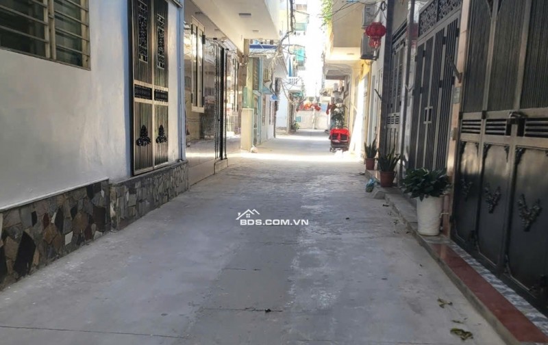 Bán nhà C4 Phân lô  ô tô vào, ngay đường Ngọc Hồi Liên Ninh giá 5.3 tỷ