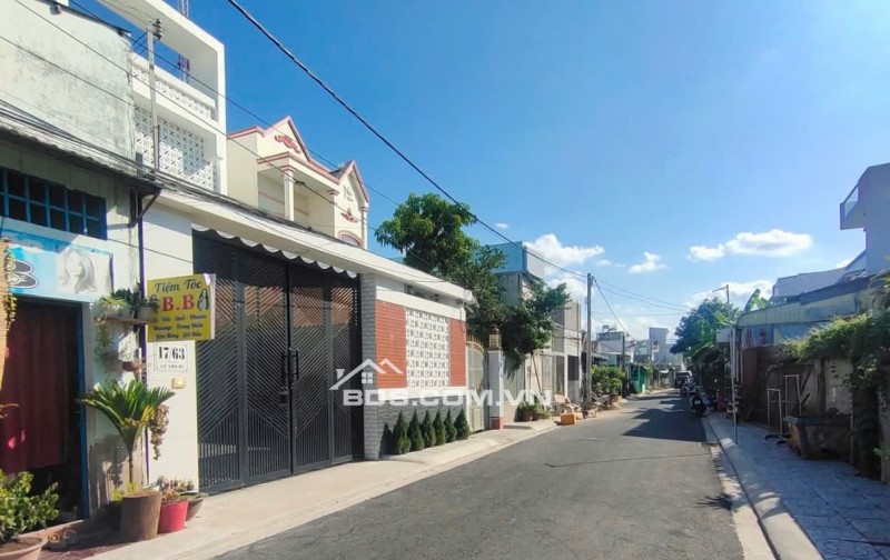 CẦN BÁN DÃY NHÀ TRỌ ĐƯỜNG LÊ VĂN BÌ
