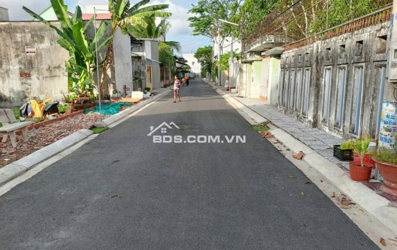 CẦN BÁN DÃY NHÀ TRỌ ĐƯỜNG LÊ VĂN BÌ