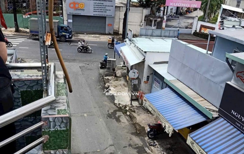 hạ giá còn 4,9 tỉ
