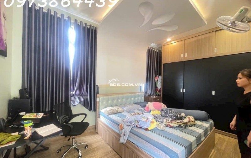 BÁN NHÀ 3 TẦNG – ĐỐI DIỆN CHỢ BÀ ĐIỂM - XE HƠI VÀO TẬN NHÀ – NGANG GẦN 7M – 100M² CÔNG NHẬN ĐỦ - GIÁ 5,2 TỶ TL