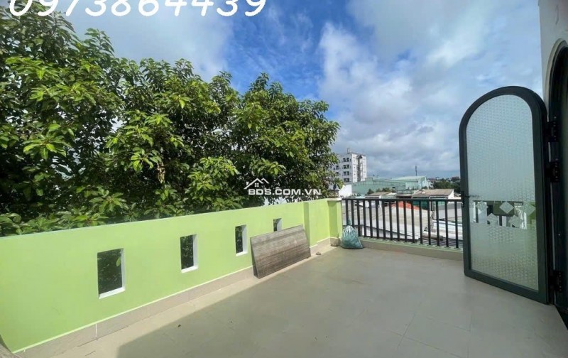 BÁN NHÀ 3 TẦNG – ĐỐI DIỆN CHỢ BÀ ĐIỂM - XE HƠI VÀO TẬN NHÀ – NGANG GẦN 7M – 100M² CÔNG NHẬN ĐỦ - GIÁ 5,2 TỶ TL