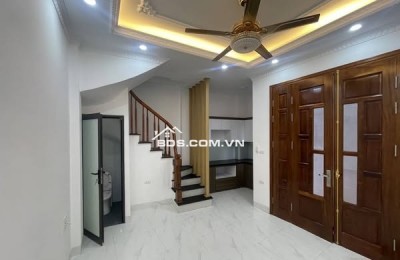 Bán nhà Ngô Gia Tự, 37m2 x 4 tầng, Nhà mới, Gần phố, Ngõ nông, 5 tỷ