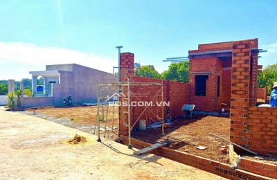 KẸT TIỀN BÁN 250M2 ĐẤT THỔ CƯ NẰM GẦN TRỤC QL 14 SHR SÁT CHỢ, TRƯỜNG HỌC, DÂN CƯ ĐÔNG. GIÁ 230TR