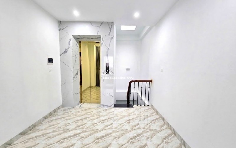 B.Á.N N.H.À MỄ TRÌ - 5TẦNG MỚI TINH-  THANG MÁY XỊN- CÁCH NHÀ RA Ô TÔ - 30m2 CHỈ 6.49 TỶ