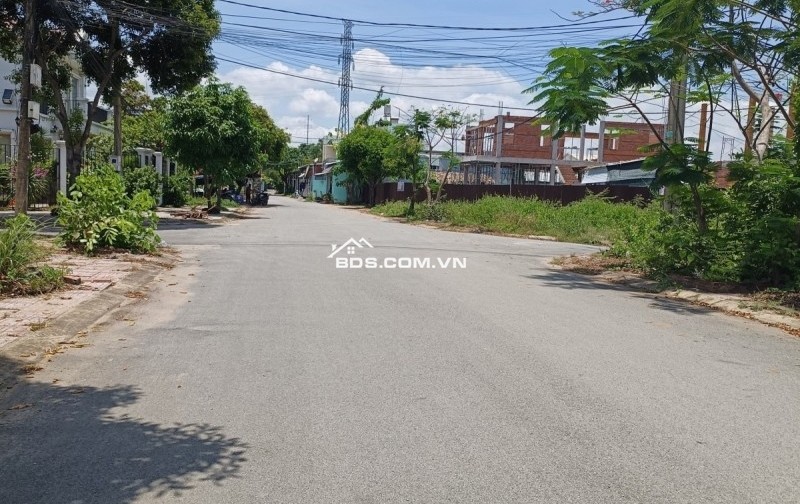 BÁN ĐẤT FULL THỔ CƯ VUÔNG VỨC SIÊU RỘNG CHỈ 50TR/M2 - NGAY TẠI GÒ CÁT- PHÚ HỮU