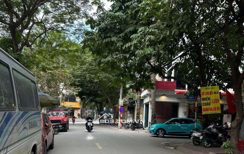 Cần Bán gấp nhà phố Tứ Liên - 100m2 x 3 tầng, mặt tiền 5,1m Lô Góc - 0971829486