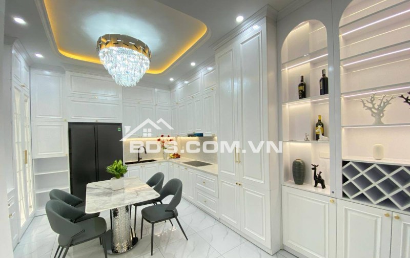 Nhà Đẹp Lô Góc, Gần Đường Ô TÔ, Đường Láng, Đống Đa 53m, 4 tầng, mt 4.1m, giá 14.2 tỷ.
