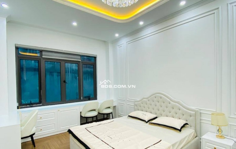 Nhà Đẹp Lô Góc, Gần Đường Ô TÔ, Đường Láng, Đống Đa 53m, 4 tầng, mt 4.1m, giá 14.2 tỷ.