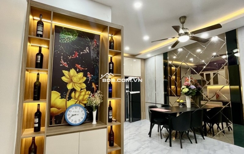 BÁN NHÀ KHU VIP PHAN XÍCH LONG- LÔ GÓC- NHÀ MỚI ĐẸP- PHONG CÁCH HIỆN ĐẠI