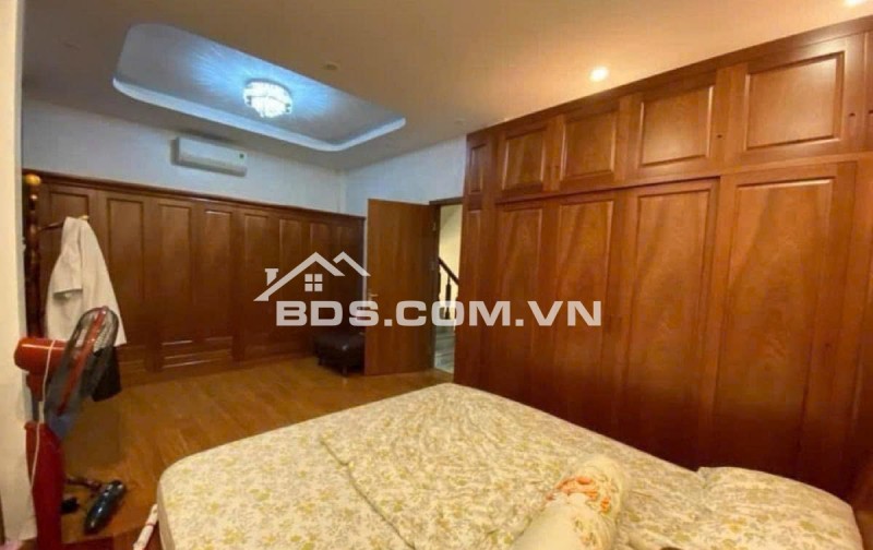 Thái Thịnh, Đống Đa - Gần Phố - Ở Ngay - Full Nội Thất - 42m*5T. Chỉ 11.2 tỷ.