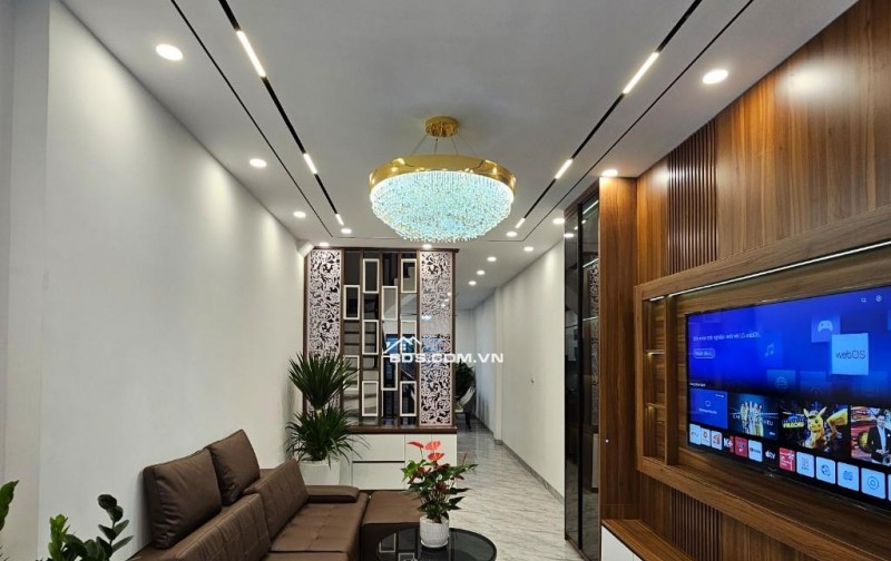 NHÀ MỚI TOANH , 2 MẶT THOÁNG,  CÁCH MỘT NHÀ RA MẶT PHỐ VŨ XUÂN THIỀU.  ĐẦY ĐỦNỘI THẤT SANG XỊN,  GIÁ HẠT DẺ.