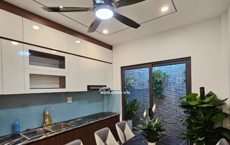 NHÀ MỚI TOANH , 2 MẶT THOÁNG,  CÁCH MỘT NHÀ RA MẶT PHỐ VŨ XUÂN THIỀU.  ĐẦY ĐỦNỘI THẤT SANG XỊN,  GIÁ HẠT DẺ.