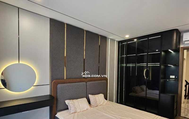 NHÀ MỚI TOANH , 2 MẶT THOÁNG,  CÁCH MỘT NHÀ RA MẶT PHỐ VŨ XUÂN THIỀU.  ĐẦY ĐỦNỘI THẤT SANG XỊN,  GIÁ HẠT DẺ.