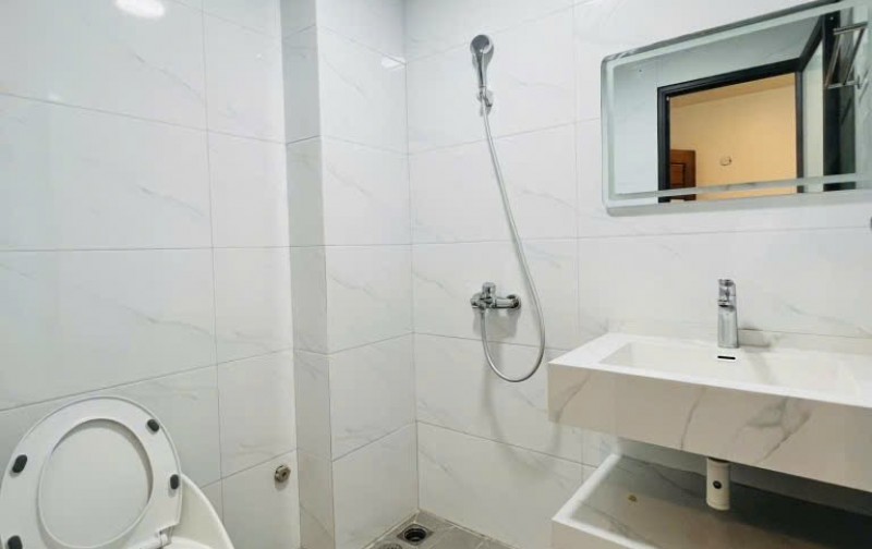 Bán gấp Nhà Lô góc, Thang máy 6 tầng Lạc Long Quân, Tây Hồ