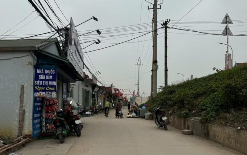 Bán 54.5m2. Đất mặt đường kinh doanh trung châu b. Đan phượng hà nội. Giá 4.142 tỷ