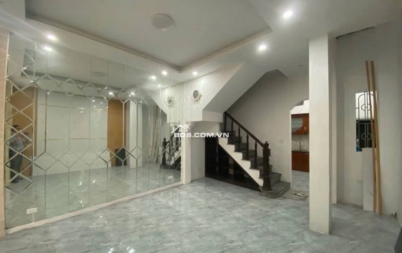 Bán nhà 4 tầng Nguyễn Văn Cừ, Cách ô tô - Hồng Tiến 20m, 55m2, Ko QH, 6 tỷ 2