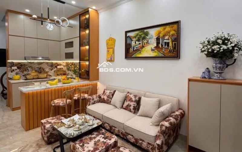 Nhà Đẹp Gần Đường Hoàng Mai 25m, 5 tầng, mt 3m, giá 5.8 tỷ