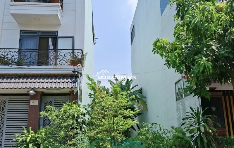 Bán đất A4 Thủ Đức, Phân lô 5mx25m, phù hợp xây nhà cao tầng để ở hoặc CHDV cho thuê giá cao.