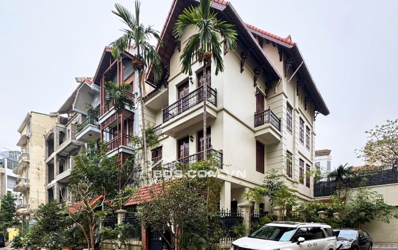 CỰC HIẾM! Bán nhà phân lô vỉa hè Ôtô tránh Cát Linh - Giảng Võ 75m² * 5 tầng giá 26 tỷ