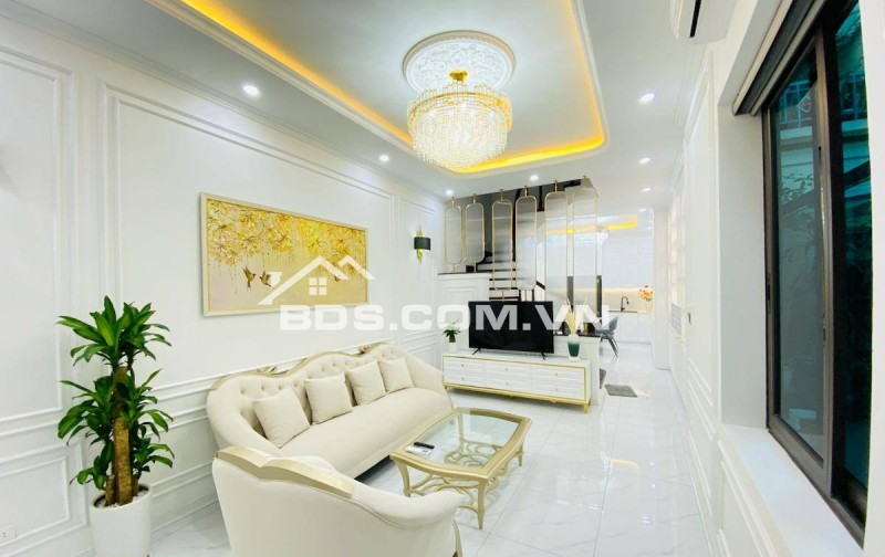 Nhà Đẹp Lô Góc, Gần Đường Ô TÔ, Đường Láng, Đống Đa 53m, 4 tầng, mt 4.1m, giá 14.2 tỷ.