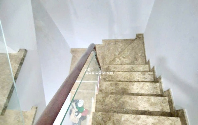 Chủ muốn bán nhà 4 tầng hẻm Lạc Long Quân, P10, 3.9x11, 6.9 tỷ