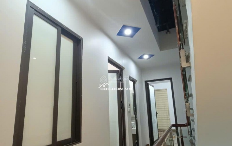 Bán nhà 5 tầng tại ngõ 11 Việt Hưng ngay cạnh Vinhome Riverside