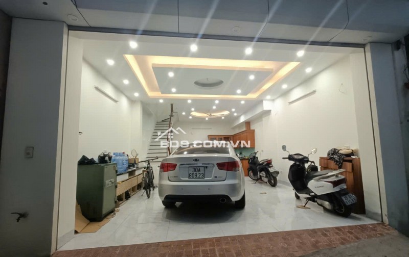 Chính chủ bán nhà 5 tầng tại ngõ 11 Việt Hưng ngay cạnh Vinhome Riverside
