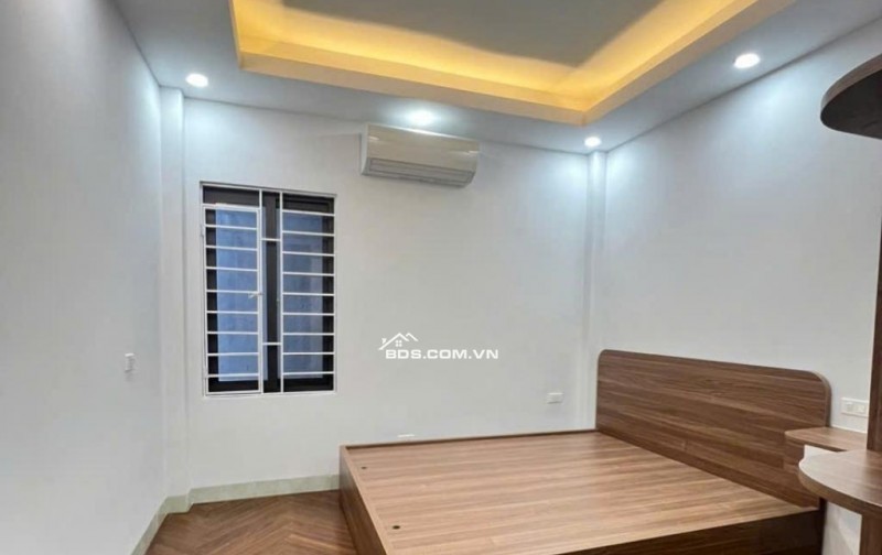 BÁN NHÀ KIM GIANG-Ô TÔ ĐỖ CỬA-NHÀ ĐẸP 33M-5 TẦNG GIÁ 5,45 TỶ