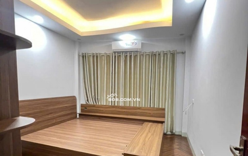 BÁN NHÀ KIM GIANG-Ô TÔ ĐỖ CỬA-NHÀ ĐẸP 33M-5 TẦNG GIÁ 5,45 TỶ