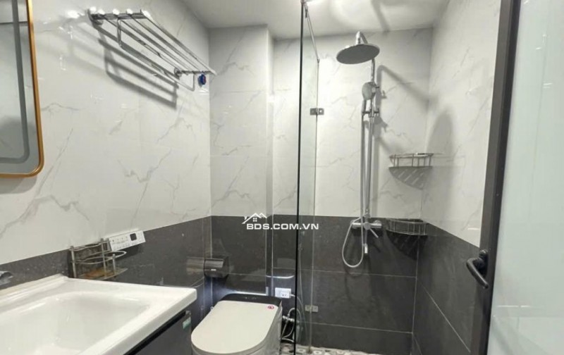 BÁN NHÀ KIM GIANG-Ô TÔ ĐỖ CỬA-NHÀ ĐẸP 33M-5 TẦNG GIÁ 5,45 TỶ