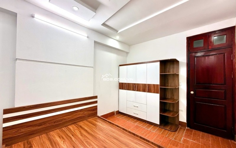 HƠN 6 TỶ-NHÀ ĐẸP-77 BÙI XƯƠNG TRẠCH-33M X4 TẦNG-NỘI THẤT ĐẸP Ở NGAY
