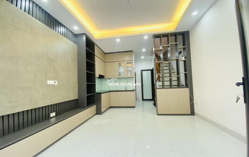 HIẾM-NHÀ ĐẸP-HOÀNG VĂN THÁI-4 TẦNG-NỘI THẤT-Ô TÔ GẦN GIÁ 6,68 TỶ