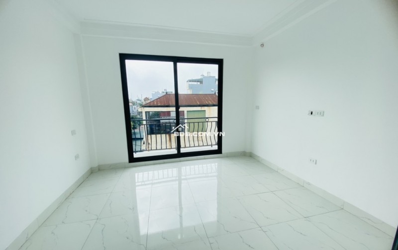 HIẾM-NHÀ ĐẸP-HOÀNG VĂN THÁI-4 TẦNG-NỘI THẤT-Ô TÔ GẦN GIÁ 6,68 TỶ