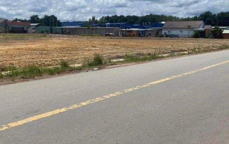 THU HỒI VỐN BÁN GẤP 1300M2 ĐẤT SẴN THỔ CƯ GẦN KCN, CHỢ DÂN ĐÔNG. GIÁ 235TR