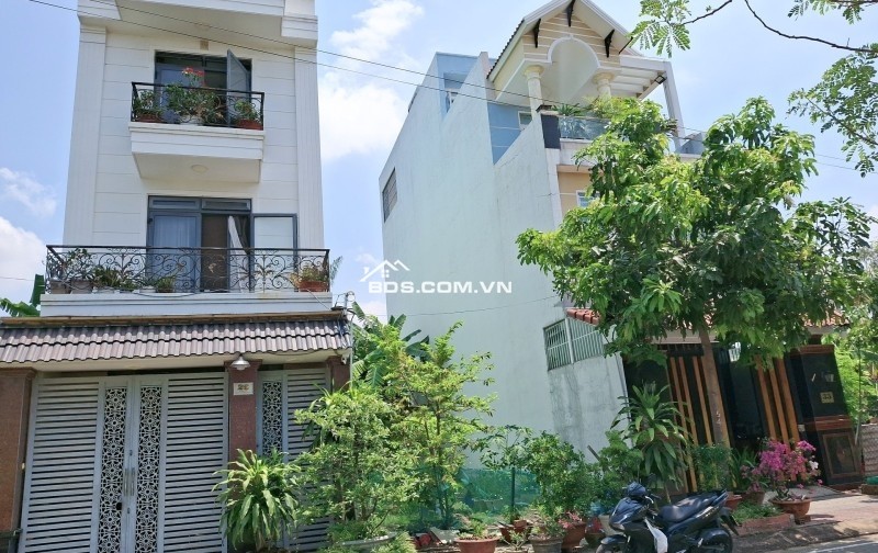 Bán đất Phân Lô 10M Q9, Phân lô 5mx25m, phù hợp xây nhà cao tầng để ở hoặc CHDV cho thuê giá cao.