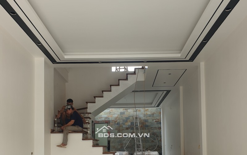 BÁN NHÀ 5.3 TỶ 4 TẦNG 62M2 CÓ GARA Ô TÔ VỊ TRÍ ĐẸP ĐÔ THỊ THỐNG NHẤT