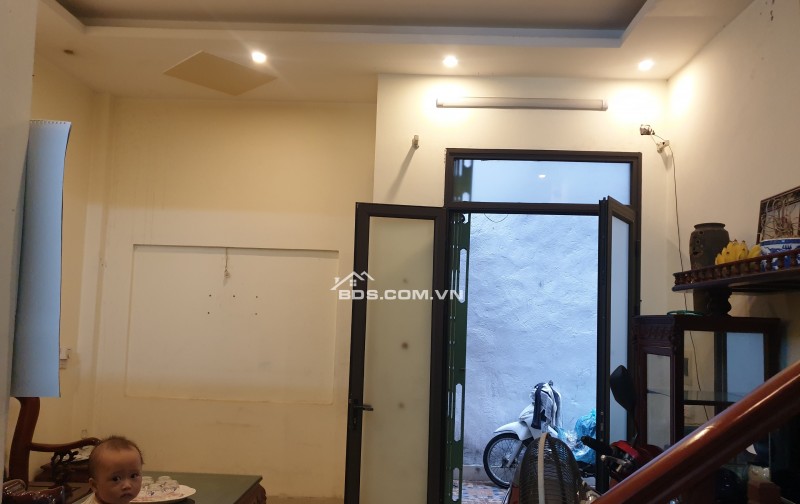 BÁN NHÀ ĐẸP 1.45 TỶ 3 TẦNG 33M2 ( TÂY NAM ) KHU BÃI VƯỢT