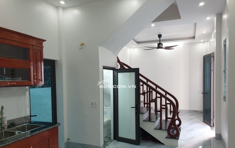 BÁN NHÀ ĐẸP 1.76 TỶ 3 TẦNG 47M2 ( ĐÔNG NAM ) NGÕ TRẦN QUANG KHẢI