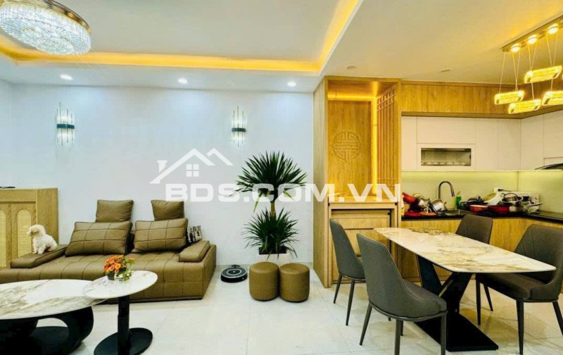 Nhà Đẹp Ở Luôn Phố 8/3, Hai Bà Trưng 50/70m, mt 5m, giá 5.18 tỷ.