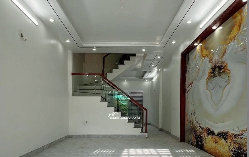 BÁN NHÀ ĐẸP 3.2 TỶ 3.5 TẦNG 69M2 Ô TÔ ĐỖ CỬA NGÕ ĐƯỜNG KÊNH