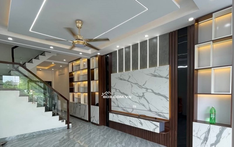 BÁN NHÀ SIÊU ĐẸP 4.45 TỶ 3 TẦNG 64M2 MẶT ĐƯỜNG ĐÔ THỊ BÃI VIÊN