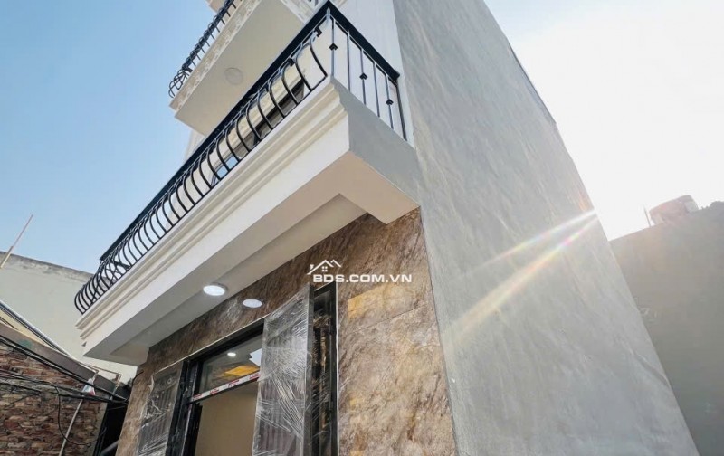 chỉ 4 tỷ hơn có nhà gần tt Văn điển, Thanh Trì, 45m2*4 tầng ,lô góc, ô tô đỗ gần .