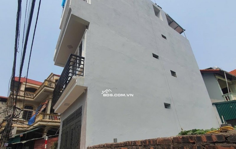 NHÀ ĐẸP NGÕ RỘNG 50m2, 4 TẦNG – DÂN XÂY CHẮC CHẮN – Ô TÔ QUA CỬA – GẦN HỒ MÁT MẺ