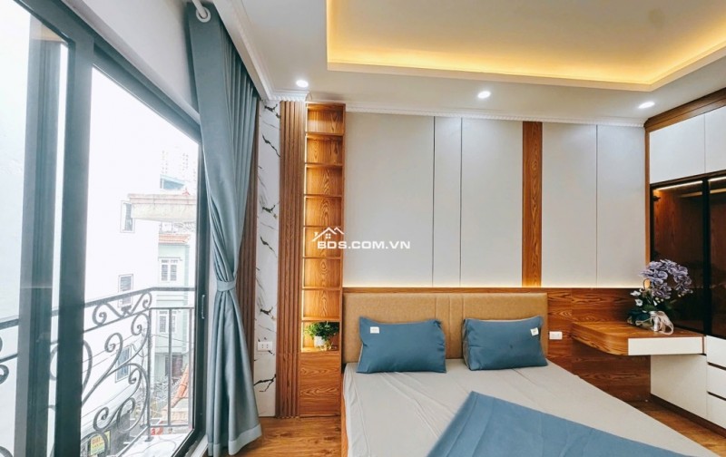 VỀ Ở NGAY! Nhà 5 tầng MỚI TINH, ô tô đậu cửa, nội thất xịn sò – Ngõ 68 Nguyễn Văn Linh