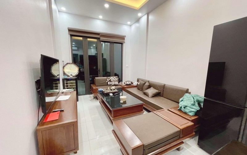 CHÍNH CHỦ CẦN BÁN GẤP NHÀ 5 TẦNG TẠI TRUNG TÂM SÀI ĐỒNG – GẦN Ô TÔ – SỔ ĐỎ SẴN SÀNG GIAO DỊCH