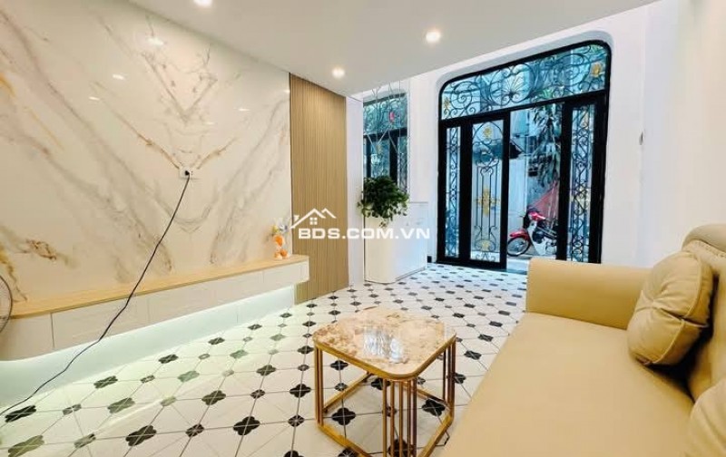 Nhà Đẹp Khâm Thiên, Đống Đa 24/26m, 5 tầng, mt 3.1m, giá 6.2 tỷ.
