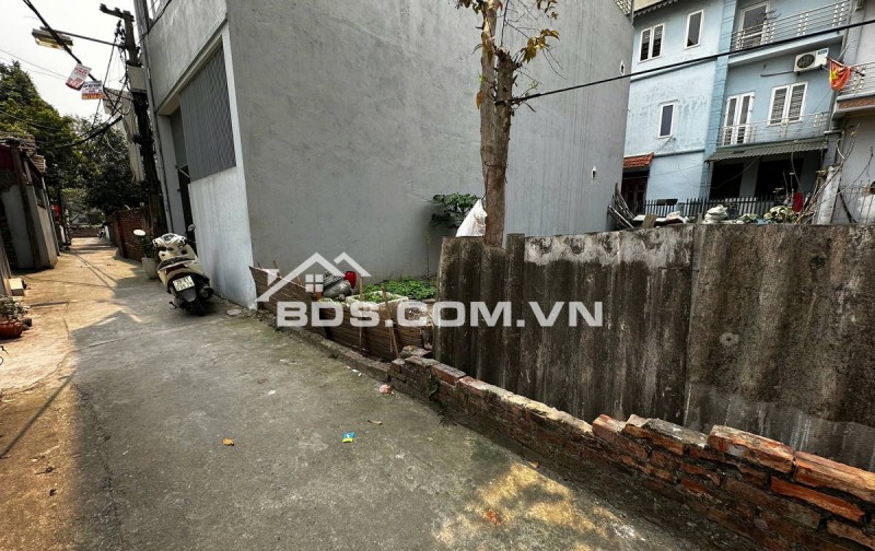 Bán 70m2 đất thổ cư Cổ Linh - 10m ra ô tô tránh - sát phố - chỉ nhỉnh 130tr/m2