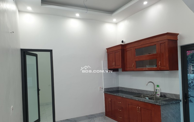 BÁN NHÀ ĐẸP 1.76 TỶ 3 TẦNG 47M2 ( ĐÔNG NAM ) NGÕ TRẦN QUANG KHẢI